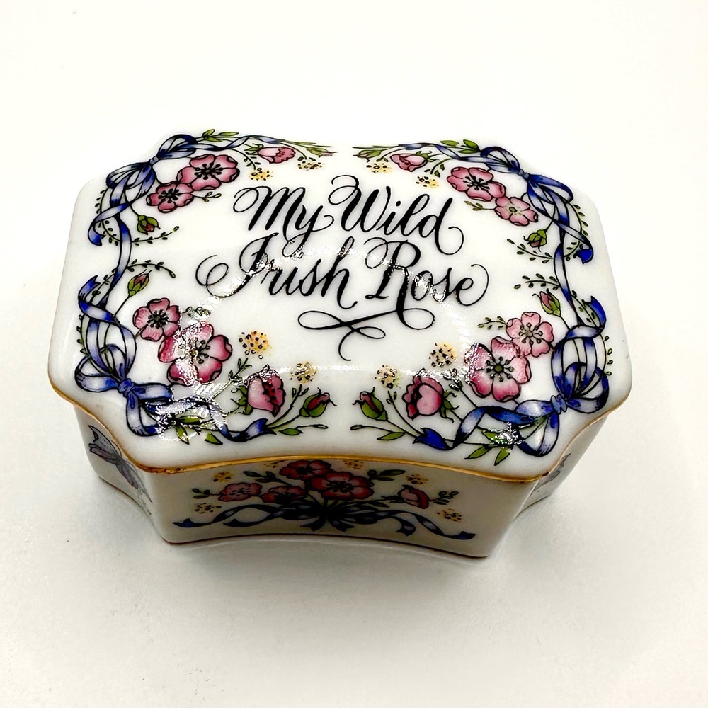 Music Box/My Wild Irish Rose-Perfect Preowned Condition-Small No chips or Cracks - Picture 2 of 5
